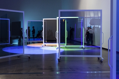 Buổi nói chuyện về cuộc triển lãm The Theatre is Lying