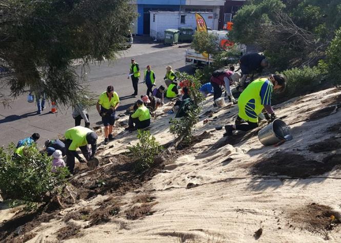 Chiến dịch dọn dẹp rác thải bảo vệ môi trường